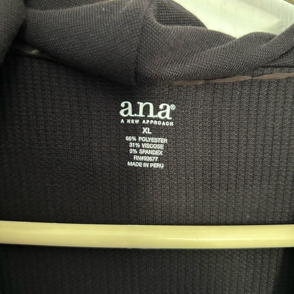 Top - Picture 4 of 4